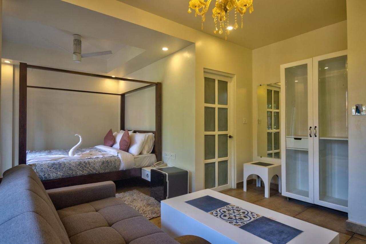 Pajaros Blu Hotel 4*